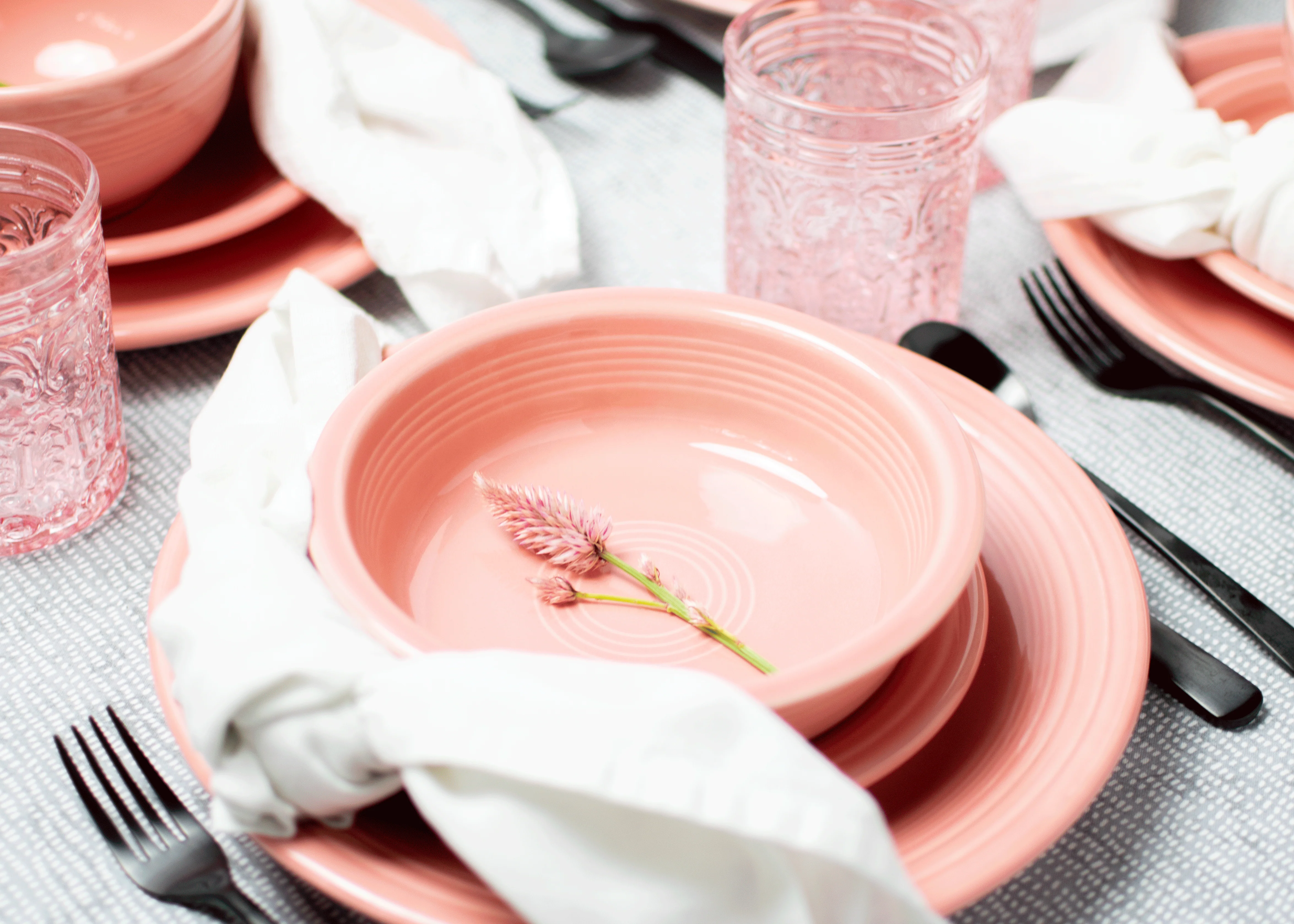 Classic Rim 12-Piece Dinnerware Set, Service for 4 - Image 4